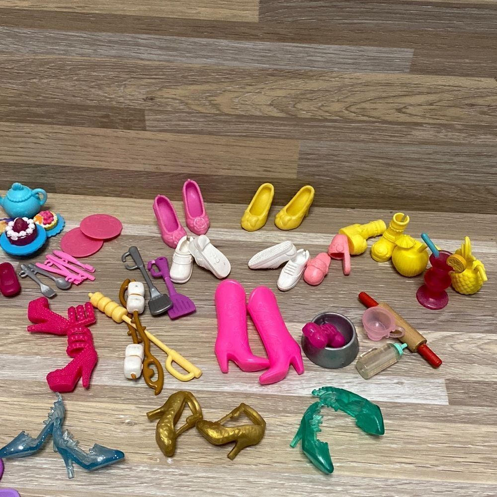 Barbie accessories mixed lot of vintage to new heels shoes bags mixed bundle